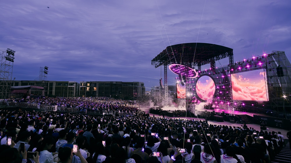 Quốc Thiên bật khóc trong live concert 10.000 khán giả- Ảnh 1.