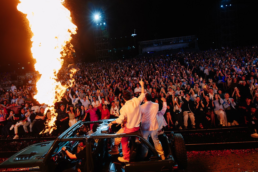 Quốc Thiên bật khóc trong live concert 10.000 khán giả- Ảnh 15.