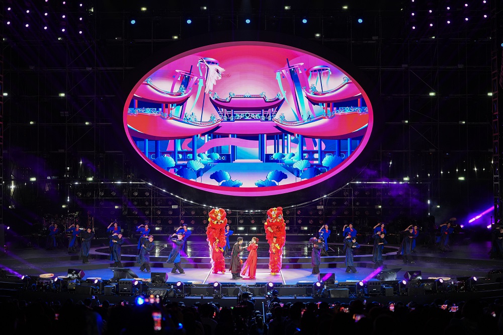 Quốc Thiên bật khóc trong live concert 10.000 khán giả- Ảnh 9.