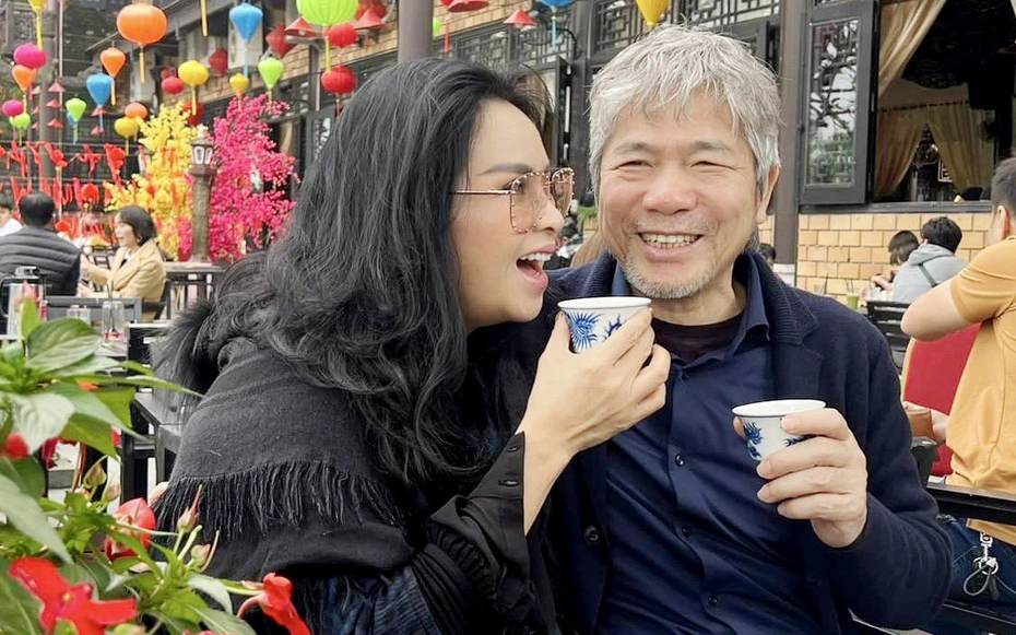 Nữ NSND từng bị bạn trai ghen tuông, gắn định vị lên người: U60 viên mãn, sắp lấy chồng- Ảnh 1. Nữ NSND từng bị bạn trai ghen tuông, gắn định vị lên người: U60 viên mãn, sắp lấy chồng- Ảnh 1.