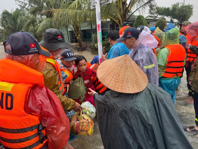 Mưa lớn miền Trung , cảnh báo lũ sông Srêpôk Đắk Lắk vượt báo động 3 - Ảnh 1.
