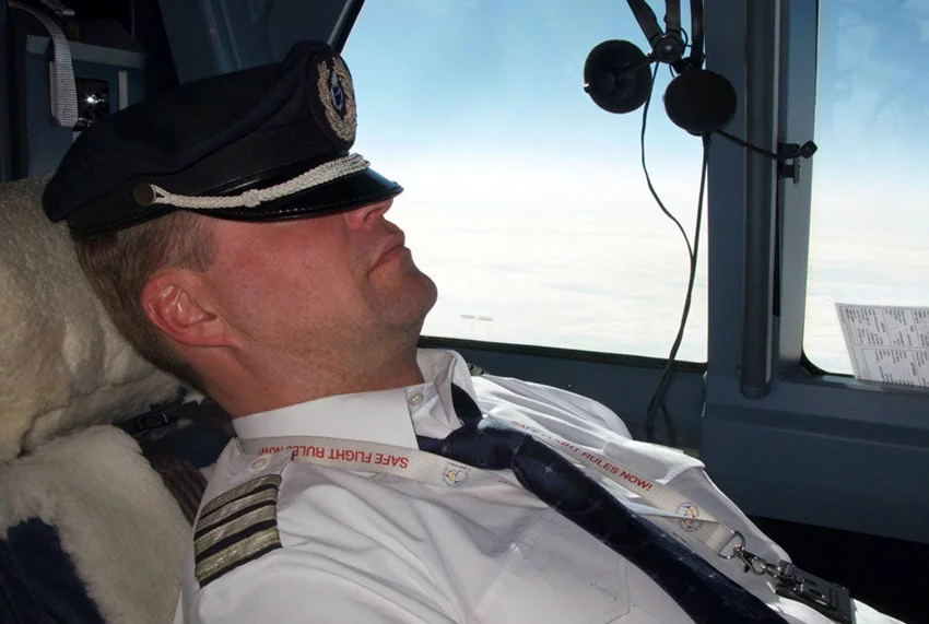 photo-1763873979082 photo-1763873979082