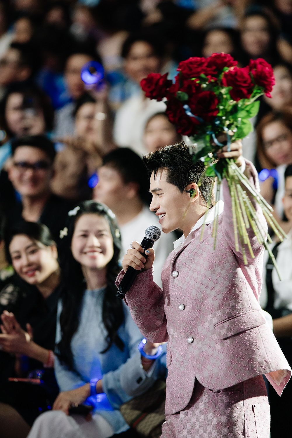 Quốc Thiên bật khóc trong live concert 10.000 khán giả- Ảnh 11.