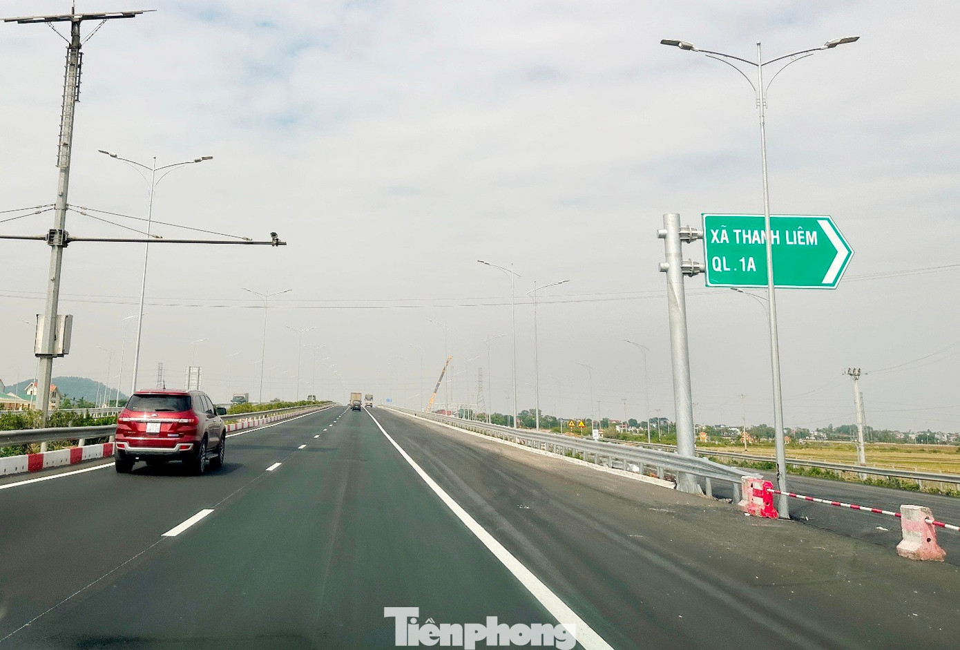 Toàn cảnh cầu vượt trên cao tốc Bắc - Nam qua Ninh Bình vừa thông xe- Ảnh 5.