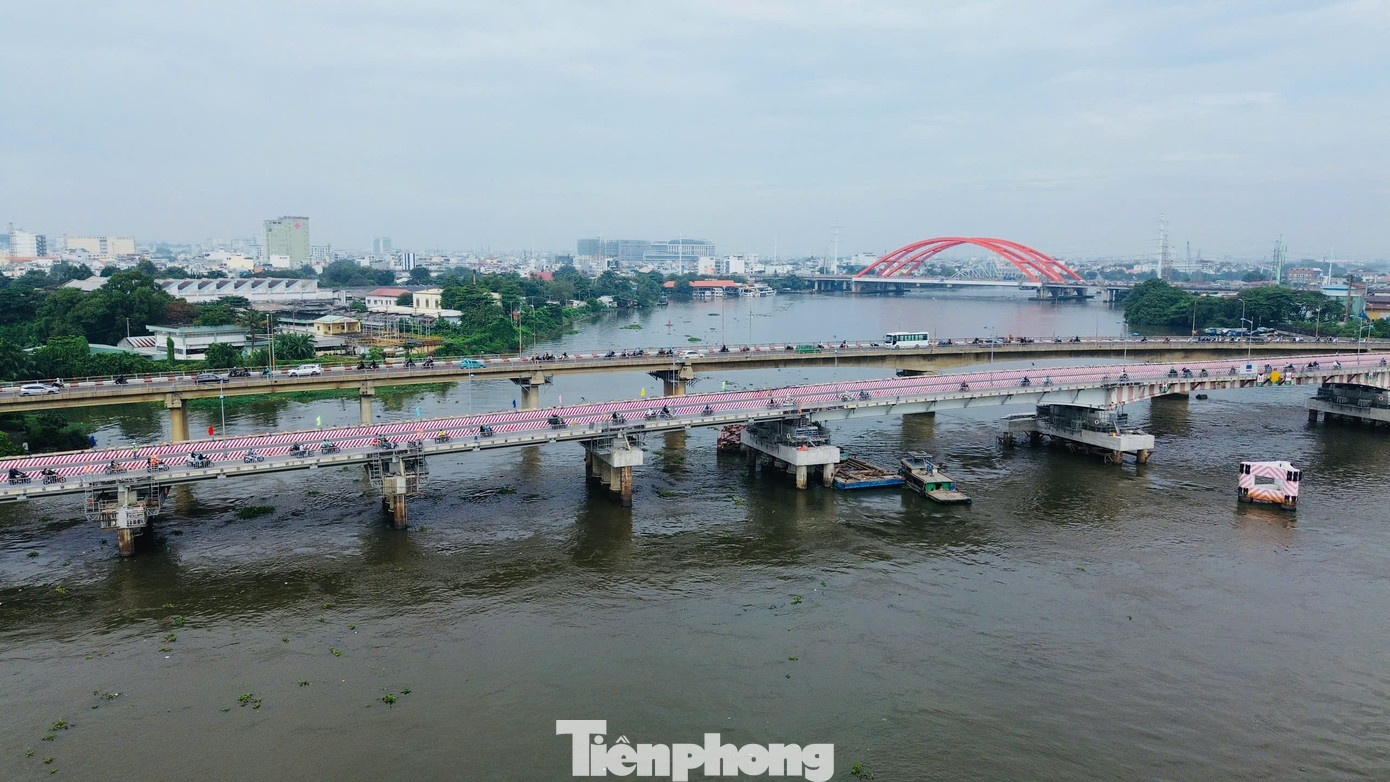 Toàn cảnh cầu Bình Triệu 1 sau khi được 'thần đèn' nâng tĩnh không- Ảnh 2.
