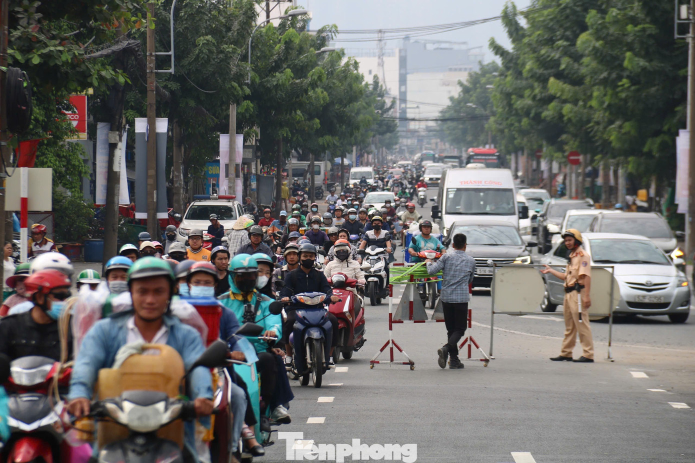 Toàn cảnh cầu Bình Triệu 1 sau khi được 'thần đèn' nâng tĩnh không- Ảnh 9.