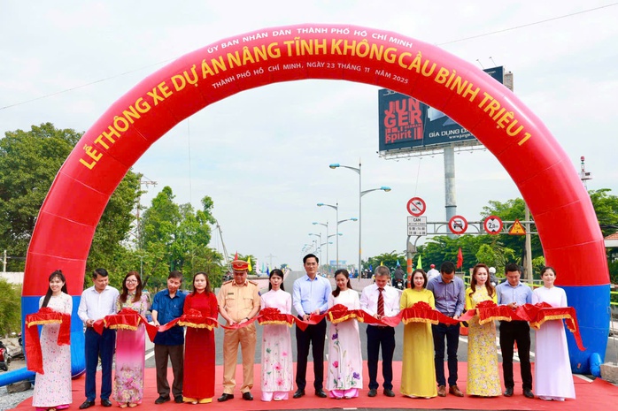 Cầu Bình Triệu 1 chính thức thông xe: Mở lại làn ô tô - Ảnh 4.