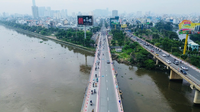 Cầu Bình Triệu 1 chính thức thông xe: Mở lại làn ô tô - Ảnh 5.