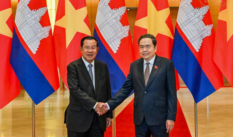 Từ lễ kỷ niệm Ngày Độc lập Campuchia đến bức thư hôm 20/11: Ông Hun Sen khẳng định cam kết với Việt Nam- Ảnh 1.