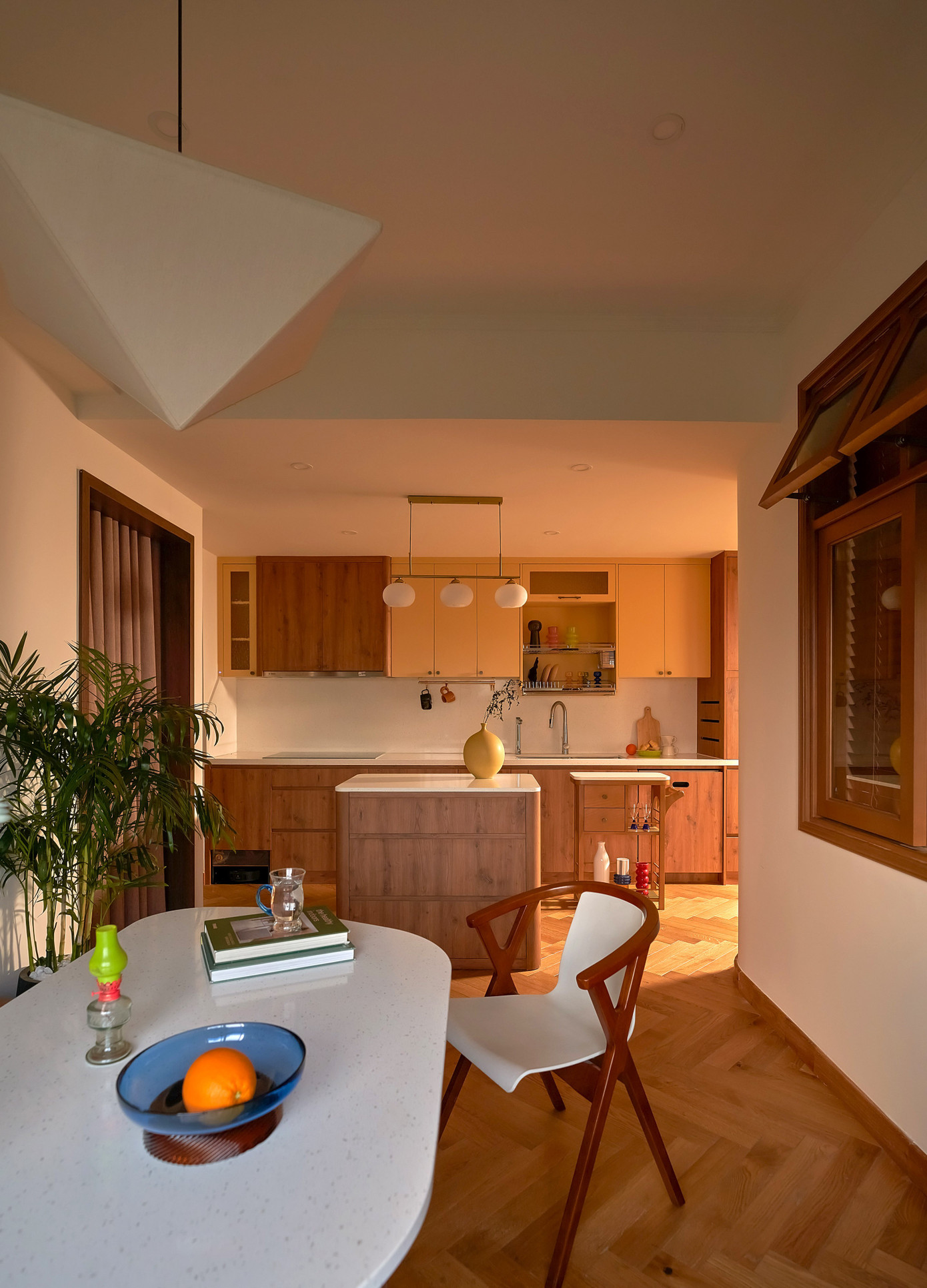 Căn hộ 130m2 được lấy cảm hứng từ những nếp gấp của gỗ- Ảnh 7.