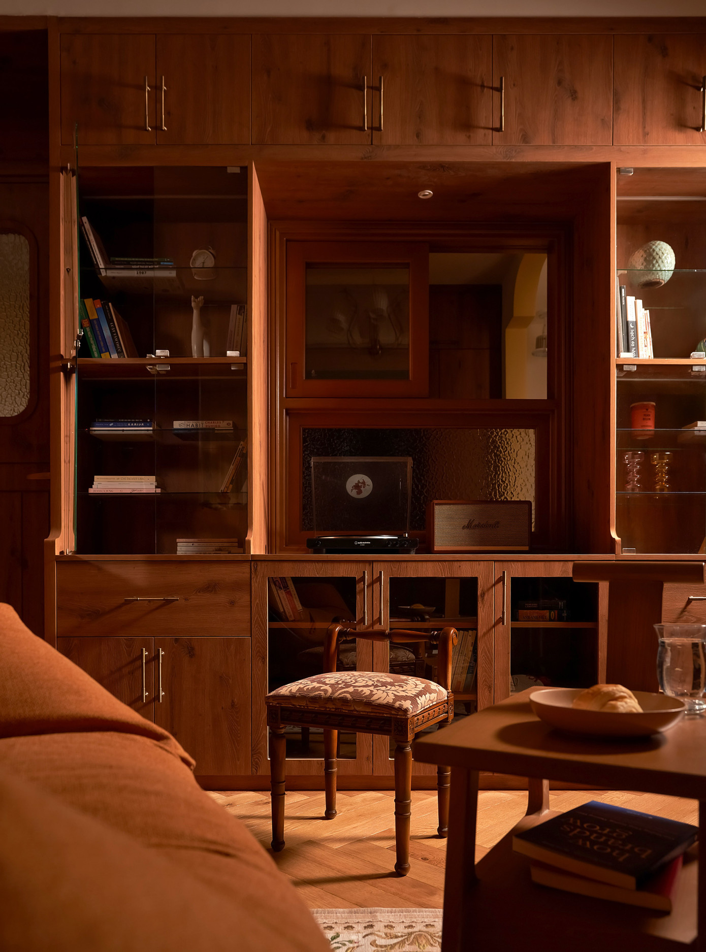 Căn hộ 130m2 được lấy cảm hứng từ những nếp gấp của gỗ- Ảnh 11.