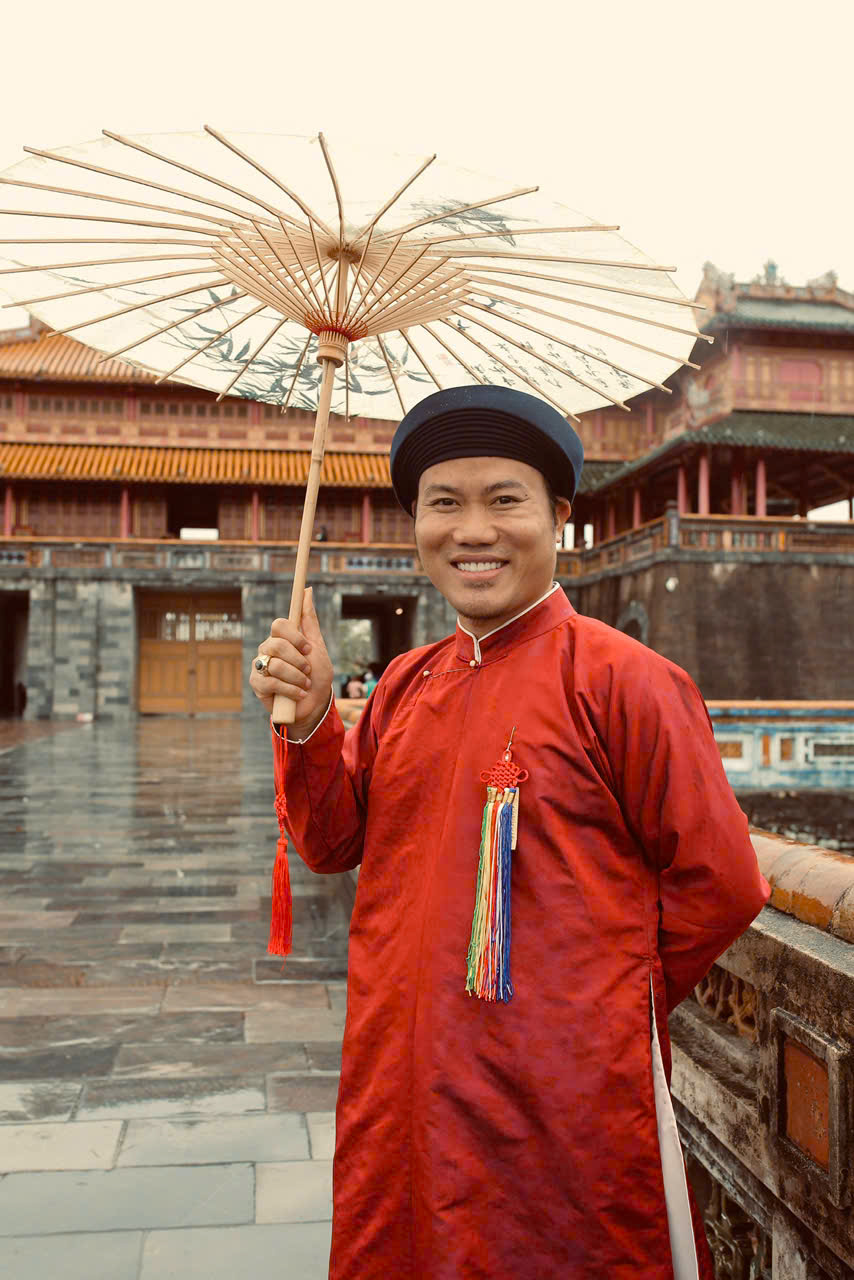 Nam nghệ sĩ sở hữu nhà ở phố Nguyễn Thượng Hiền, biệt phủ ở ngoại ô Hà Nội, vợ sinh 5 con vẫn đẹp- Ảnh 1.