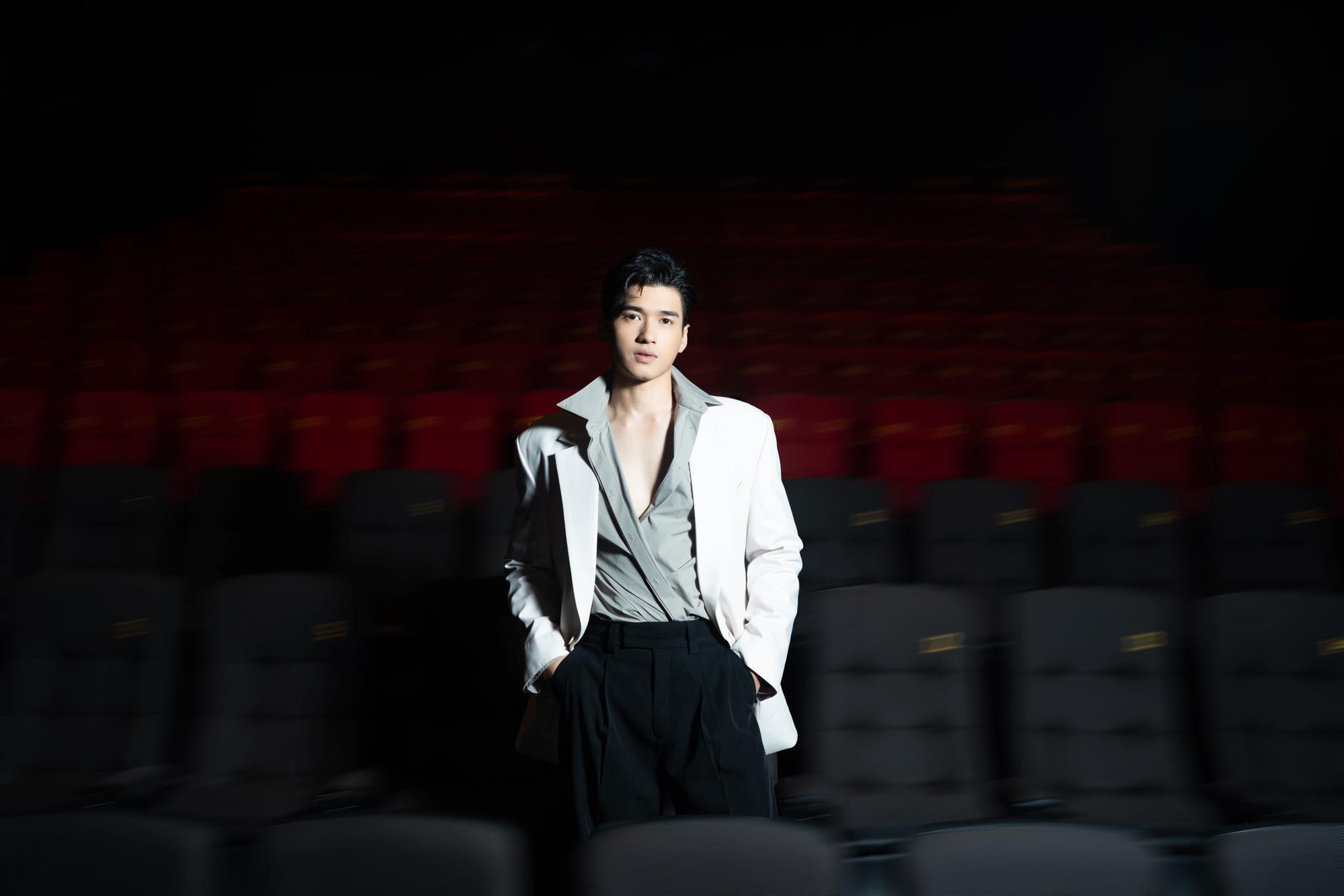 Mỹ nam Việt đóng liên tiếp 3 phim top 1 phòng vé: Visual đẹp phát sáng, cứ xuất hiện là có trăm tỷ- Ảnh 1.