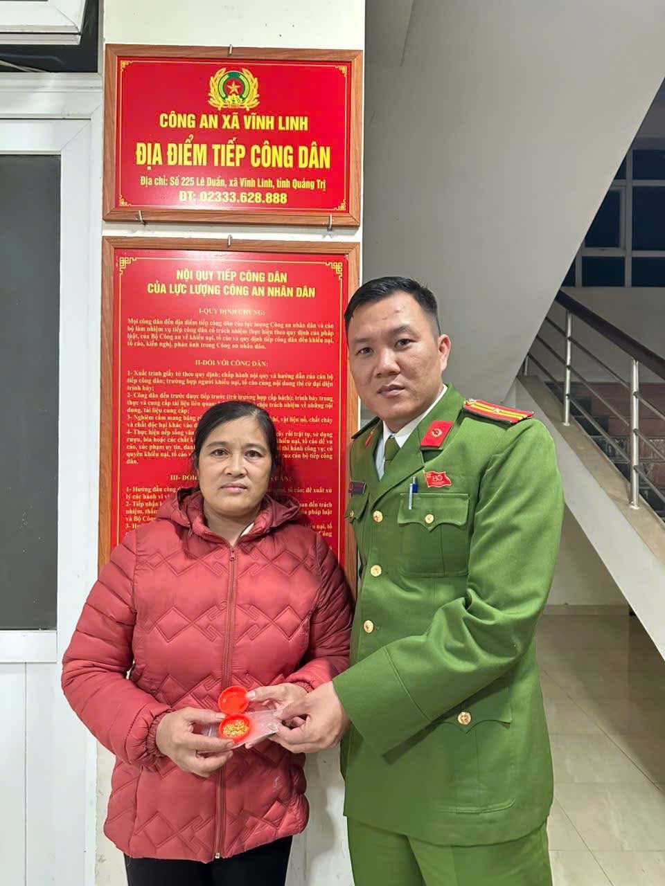 Tìm lại chủ nhân cho số vàng để quên trong túi áo ủng hộ bà con lũ lụt- Ảnh 3. Tìm lại chủ nhân cho số vàng để quên trong túi áo ủng hộ bà con lũ lụt- Ảnh 3.