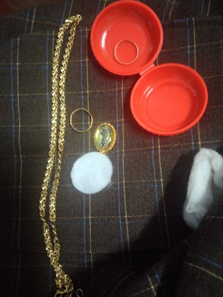 Tìm lại chủ nhân cho số vàng để quên trong túi áo ủng hộ bà con lũ lụt- Ảnh 2. Tìm lại chủ nhân cho số vàng để quên trong túi áo ủng hộ bà con lũ lụt- Ảnh 2.