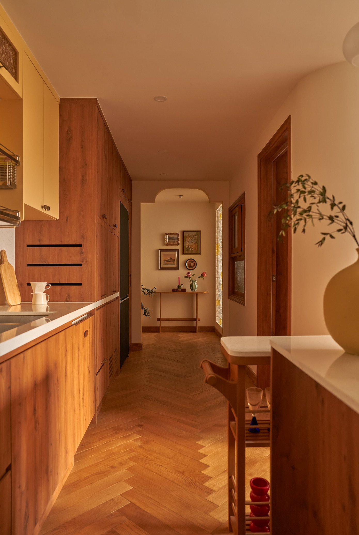 Căn hộ 130m2 được lấy cảm hứng từ những nếp gấp của gỗ- Ảnh 3.