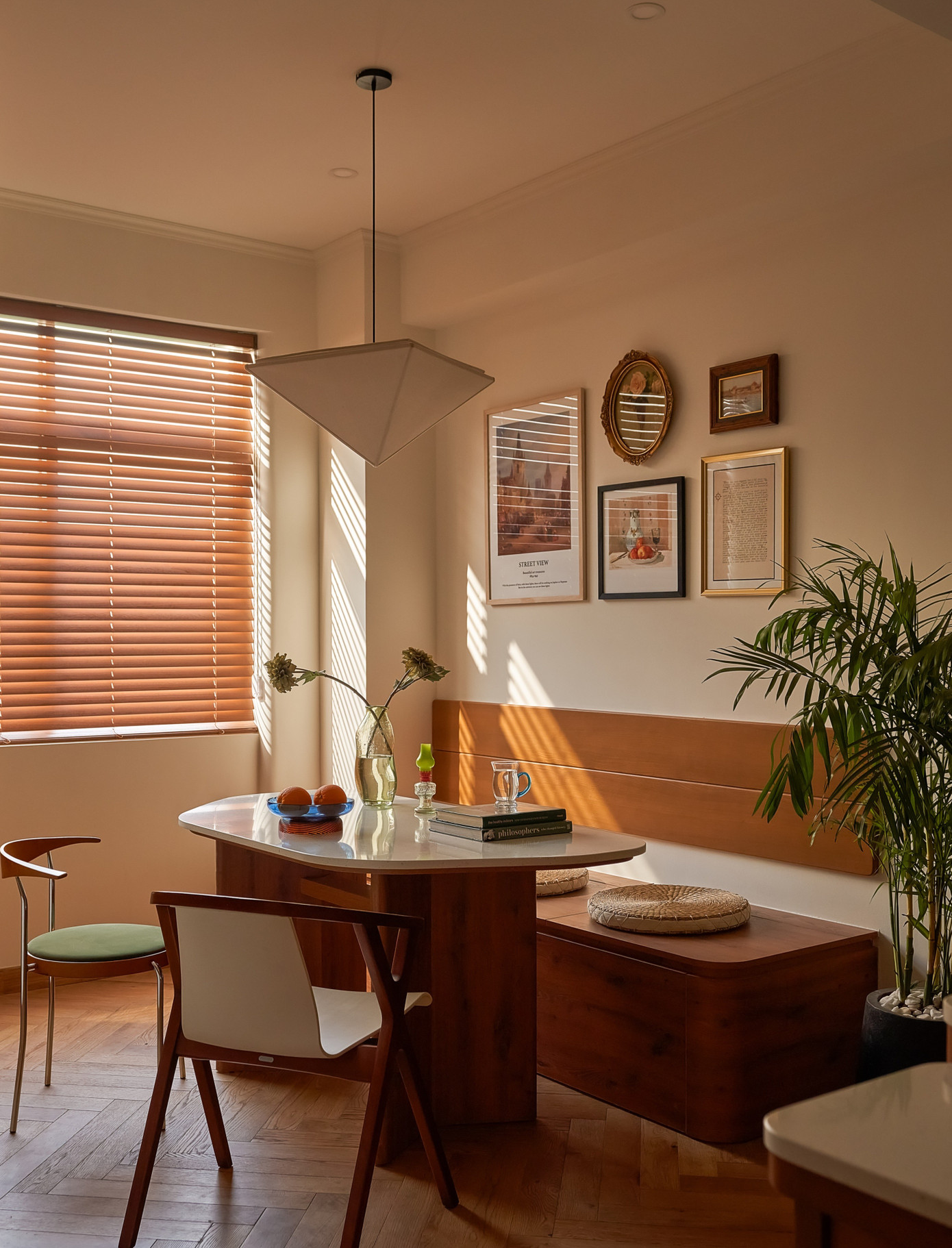 Căn hộ 130m2 được lấy cảm hứng từ những nếp gấp của gỗ- Ảnh 9.