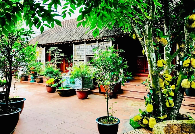 Nam nghệ sĩ sở hữu nhà ở phố Nguyễn Thượng Hiền, biệt phủ ở ngoại ô Hà Nội, vợ sinh 5 con vẫn đẹp- Ảnh 8.