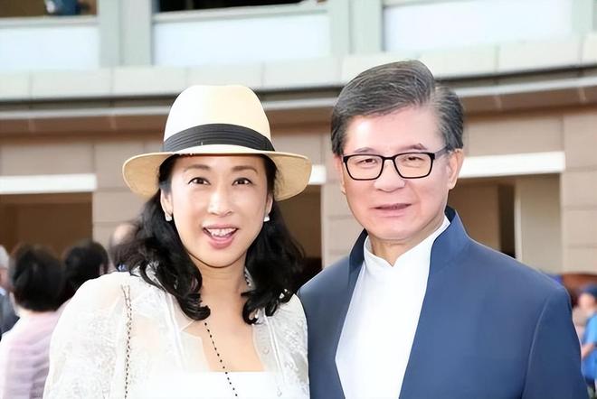 Góc khuất của nàng hậu 2 lần làm dâu giới siêu giàu: Có sung sướng như người đời tưởng tượng?- Ảnh 5. Góc khuất của nàng hậu 2 lần làm dâu giới siêu giàu: Có sung sướng như người đời tưởng tượng?- Ảnh 5.