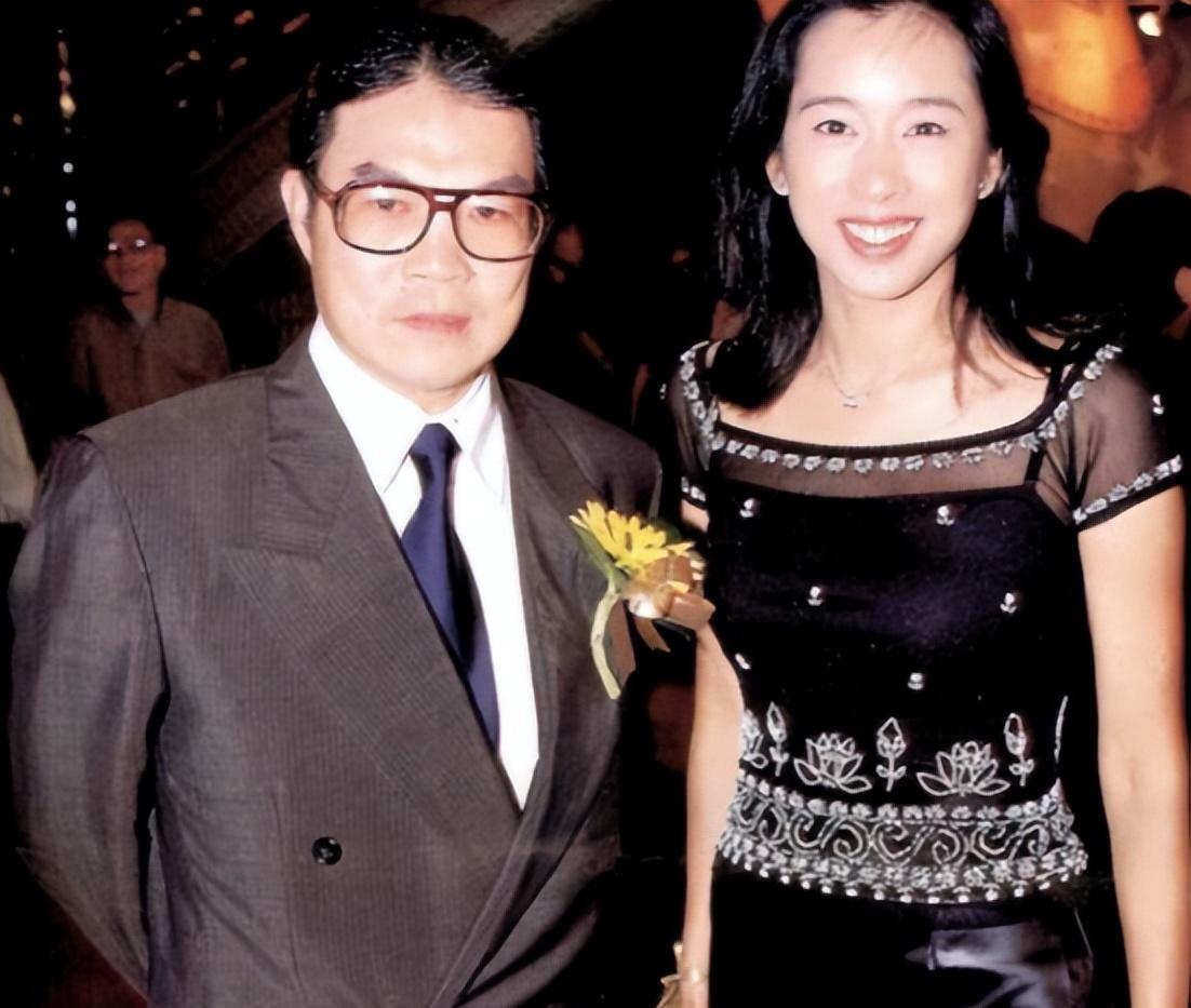 Góc khuất của nàng hậu 2 lần làm dâu giới siêu giàu: Có sung sướng như người đời tưởng tượng?- Ảnh 4. Góc khuất của nàng hậu 2 lần làm dâu giới siêu giàu: Có sung sướng như người đời tưởng tượng?- Ảnh 4.