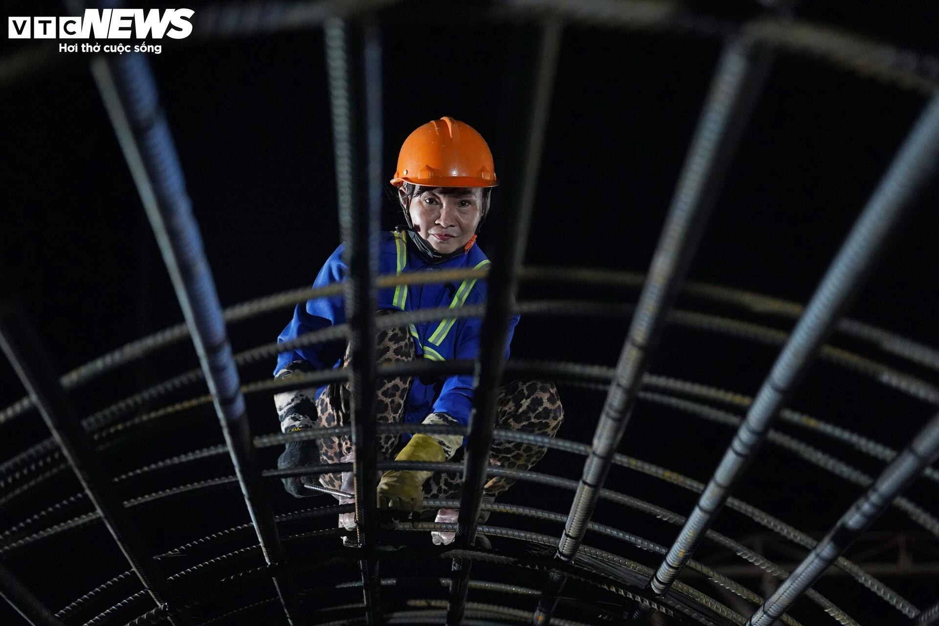 Xuyên đêm thi công cầu nối Cần Thơ - Vĩnh Long- Ảnh 7.