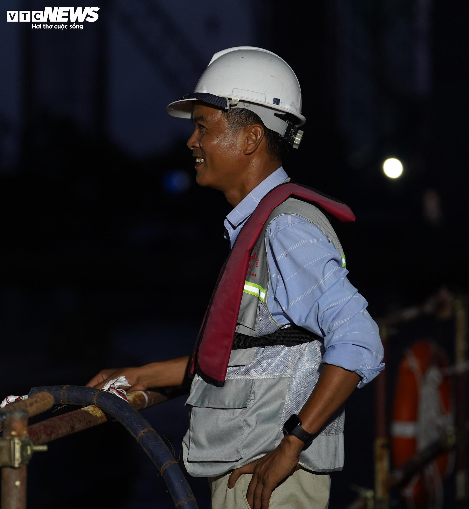 Xuyên đêm thi công cầu nối Cần Thơ - Vĩnh Long- Ảnh 2.