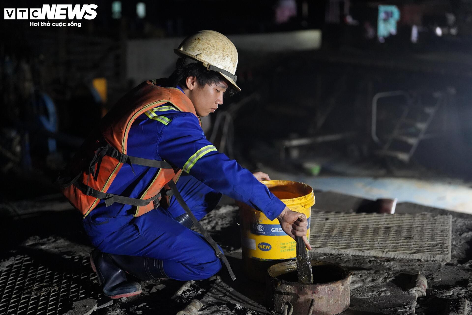 Xuyên đêm thi công cầu nối Cần Thơ - Vĩnh Long- Ảnh 3.