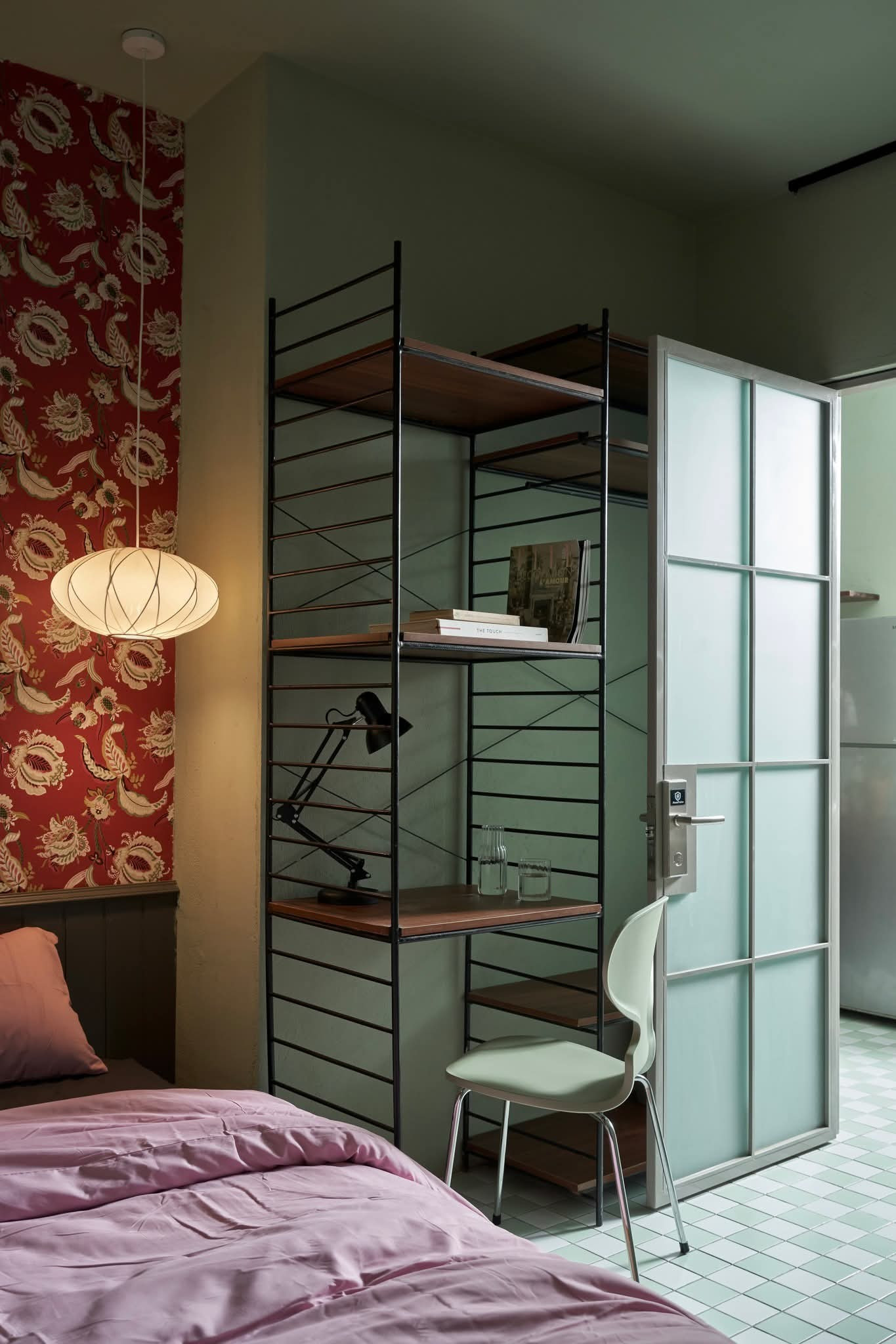 Vẻ đẹp cổ điển trong ngôi nhà được xây dựng từ 1993 tại Huế- Ảnh 14.