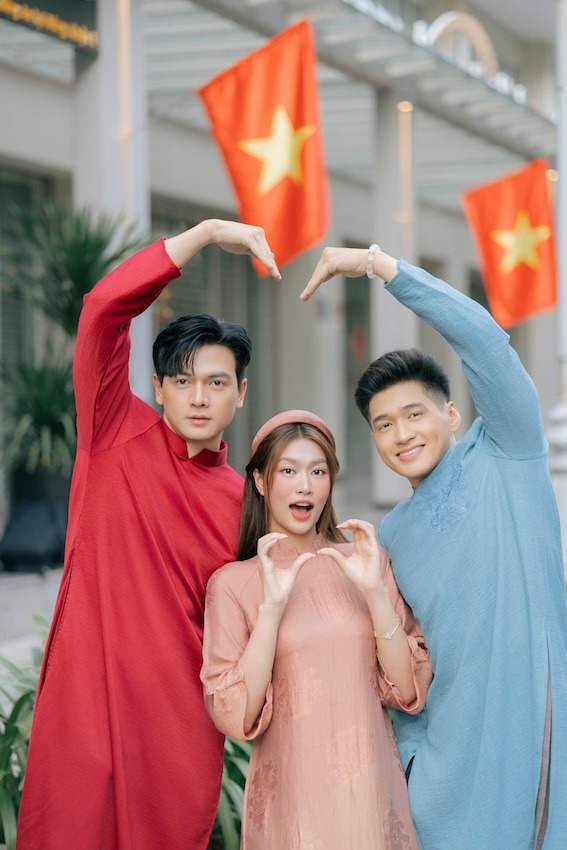 Mỹ nam Việt đóng liên tiếp 3 phim top 1 phòng vé: Visual đẹp phát sáng, cứ xuất hiện là có trăm tỷ- Ảnh 3.