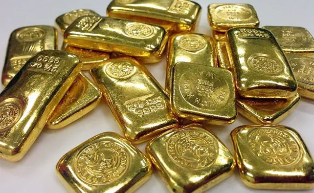 Đột kích hàng loạt công ty khai thác than, tịch thu hơn 41 tỷ đồng tiền mặt, vàng, giấy tờ đất 'mờ ám'- Ảnh 1.