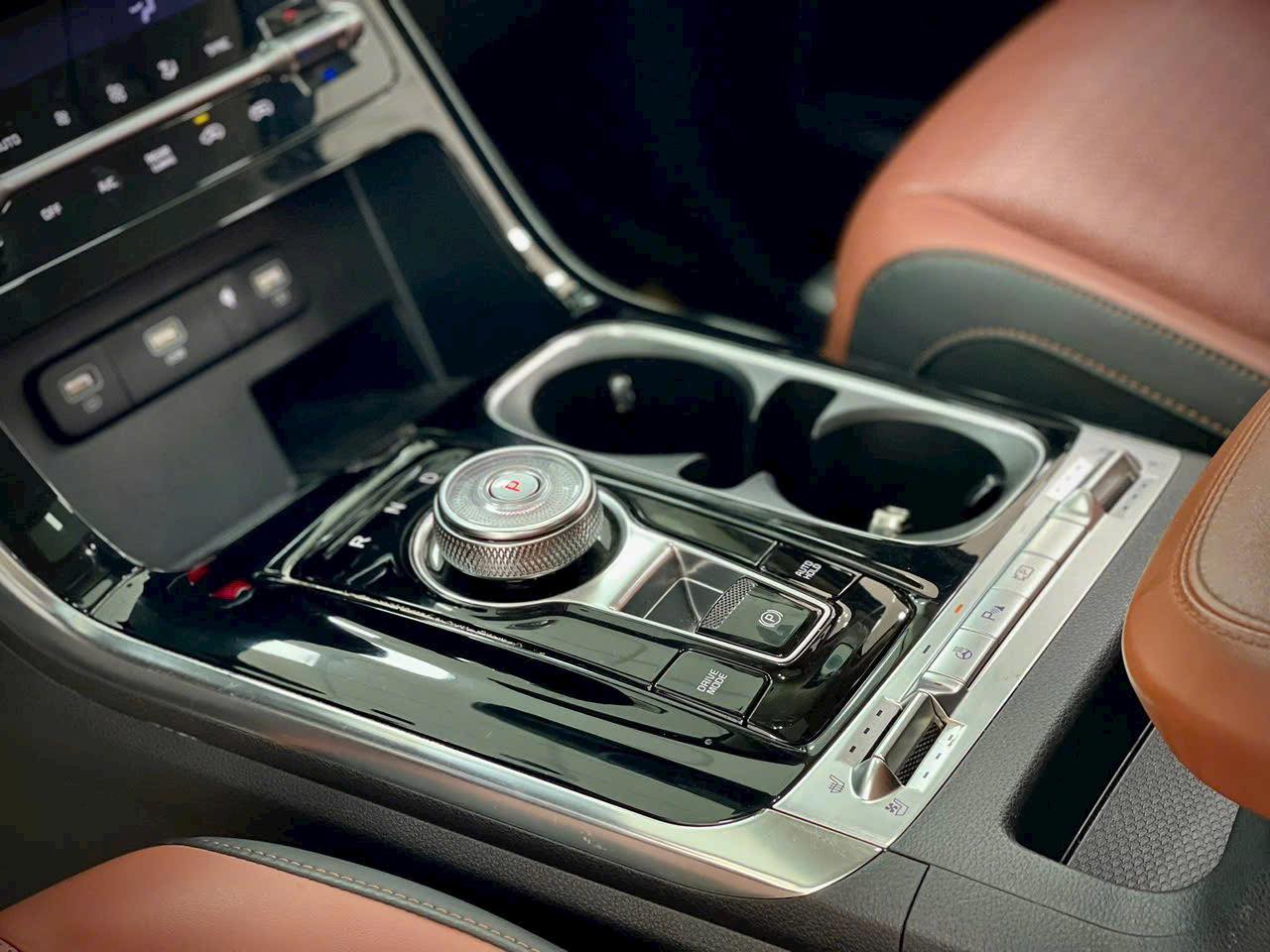 Kia Carnival giảm giá tới 100 triệu tại đại lý, giá thực tế chỉ ngang xe đã qua sử dụng- Ảnh 6.