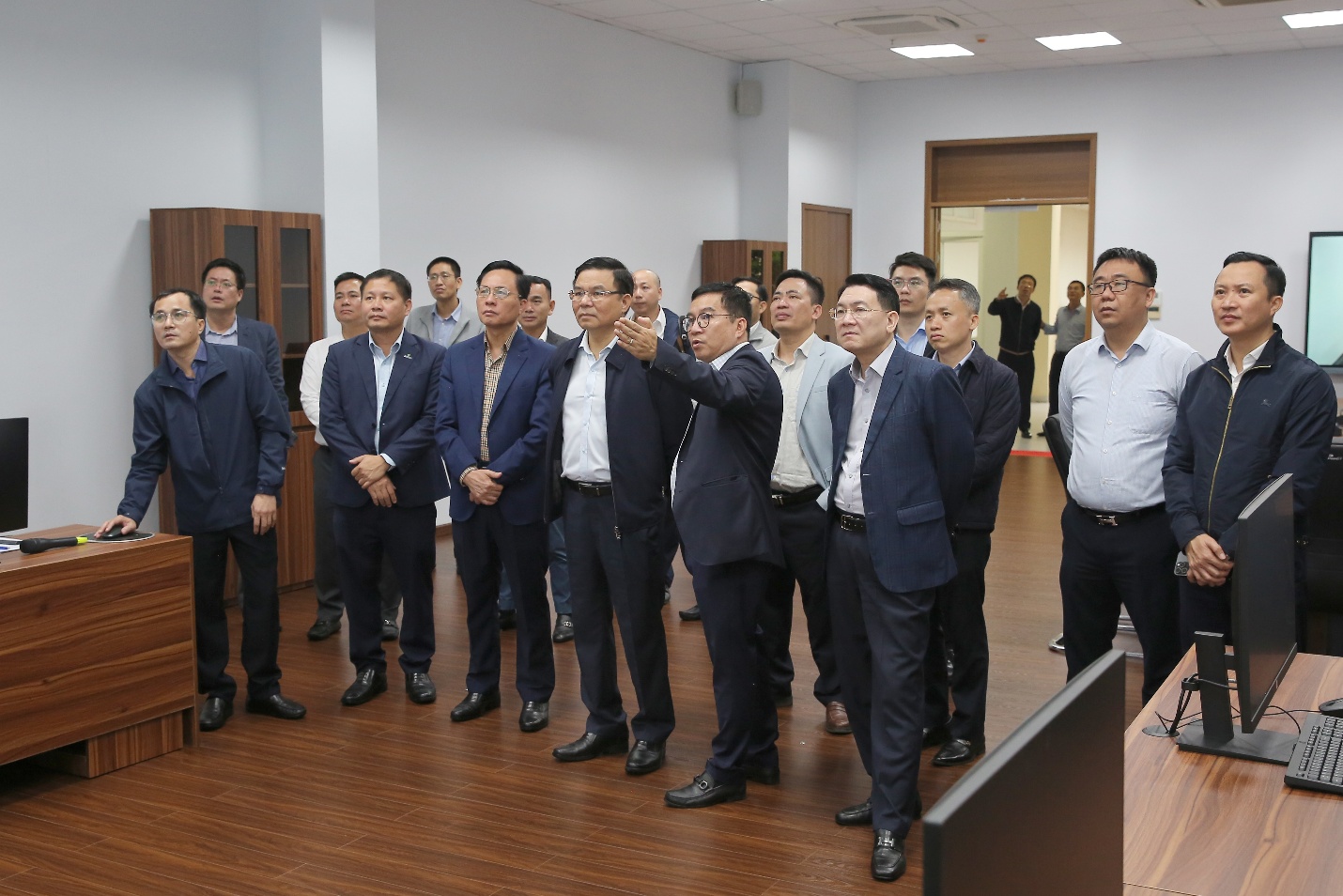 BSR tăng tốc SXKD, bù đắp những thiệt hại của đất nước do mưa lũ- Ảnh 1.