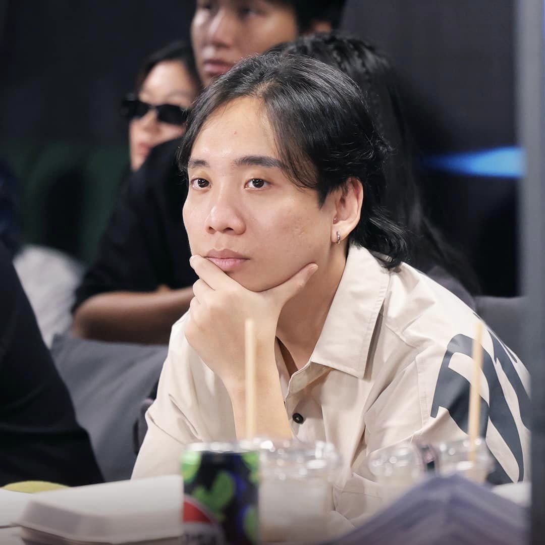 Giọng hát run rẩy của Giám đốc âm nhạc “suy” nhất Việt Nam- Ảnh 2. Giọng hát run rẩy của Giám đốc âm nhạc “suy” nhất Việt Nam- Ảnh 2.