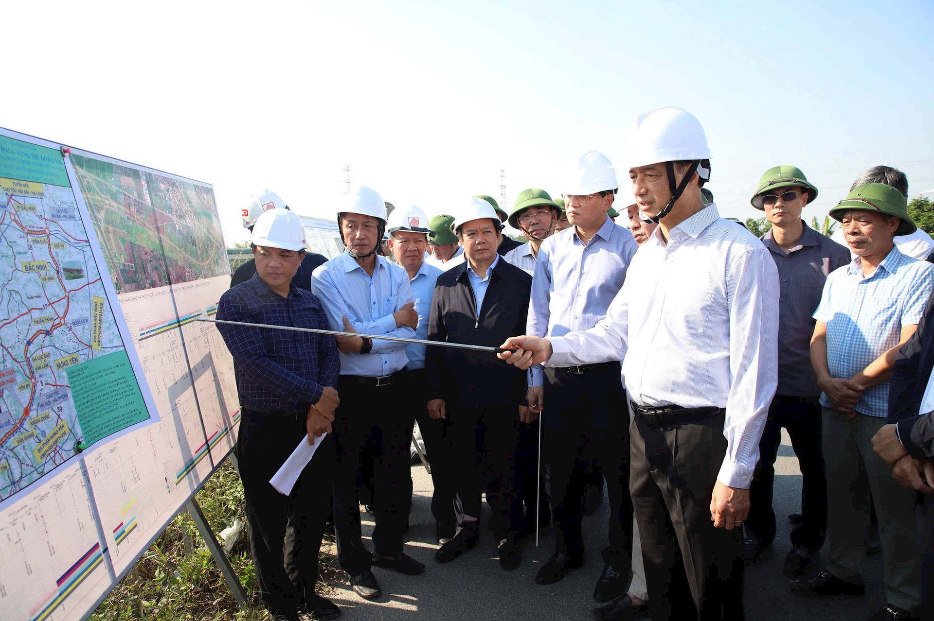 Tiến độ dự án cao tốc hơn 112km, đi qua 3 tỉnh Hà Nội - Hưng Yên - Bắc Ninh sau hơn 2 năm khởi công- Ảnh 1.