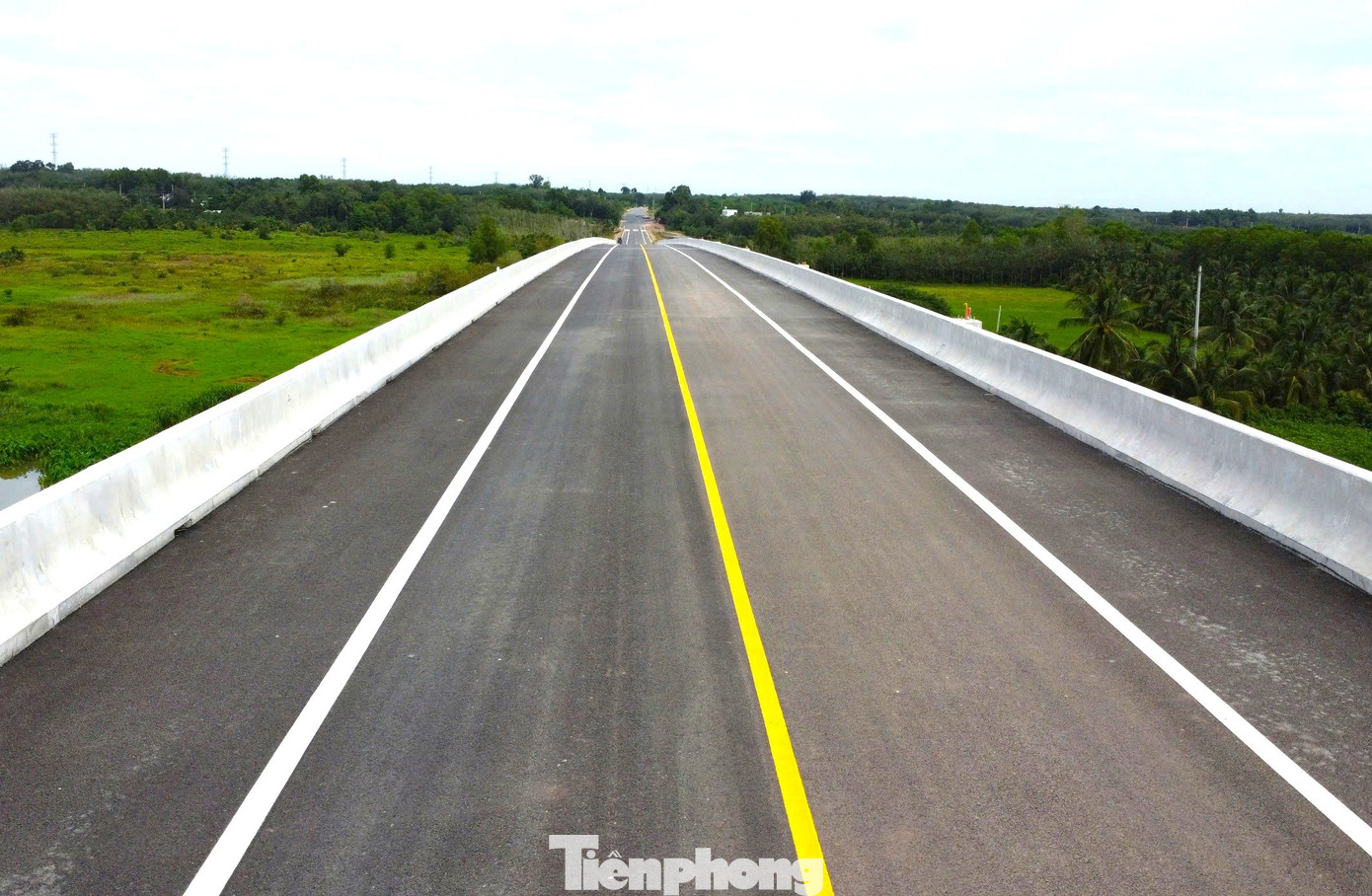 Nhìn toàn cảnh cầu vượt sông Sài Gòn nối TPHCM và Tây Ninh trước ngày thông xe- Ảnh 2.