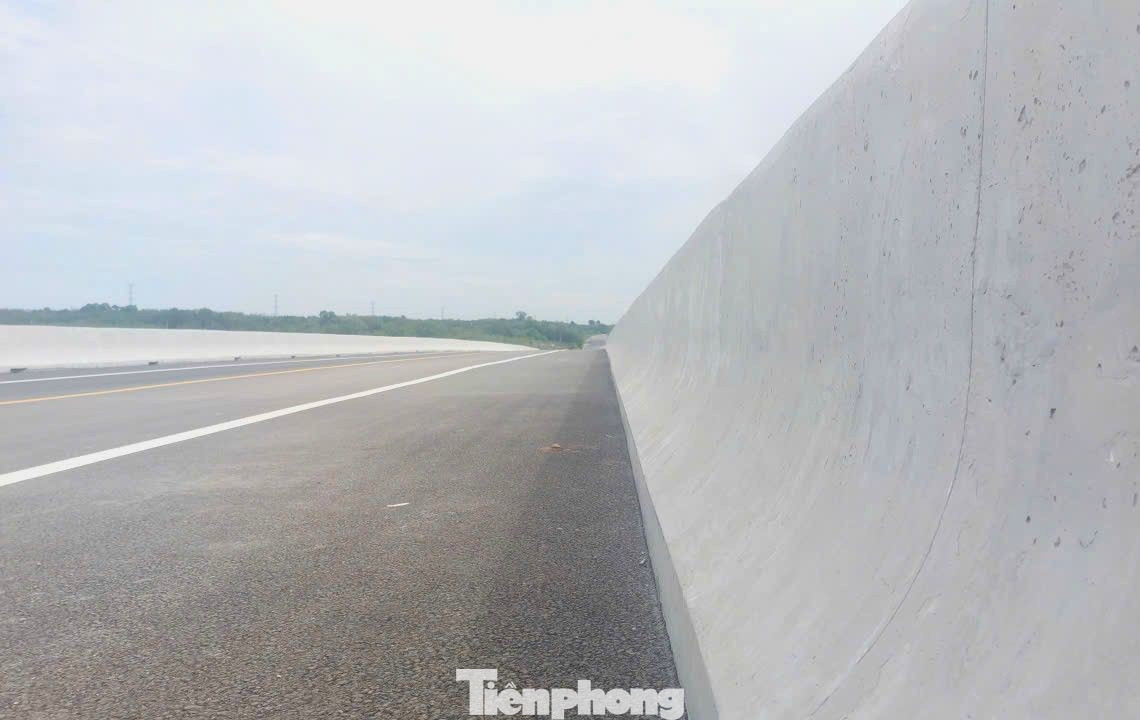 Nhìn toàn cảnh cầu vượt sông Sài Gòn nối TPHCM và Tây Ninh trước ngày thông xe- Ảnh 10.