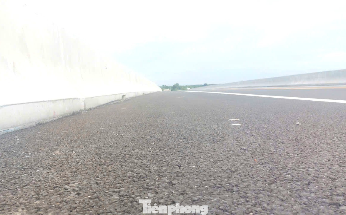 Nhìn toàn cảnh cầu vượt sông Sài Gòn nối TPHCM và Tây Ninh trước ngày thông xe- Ảnh 6.