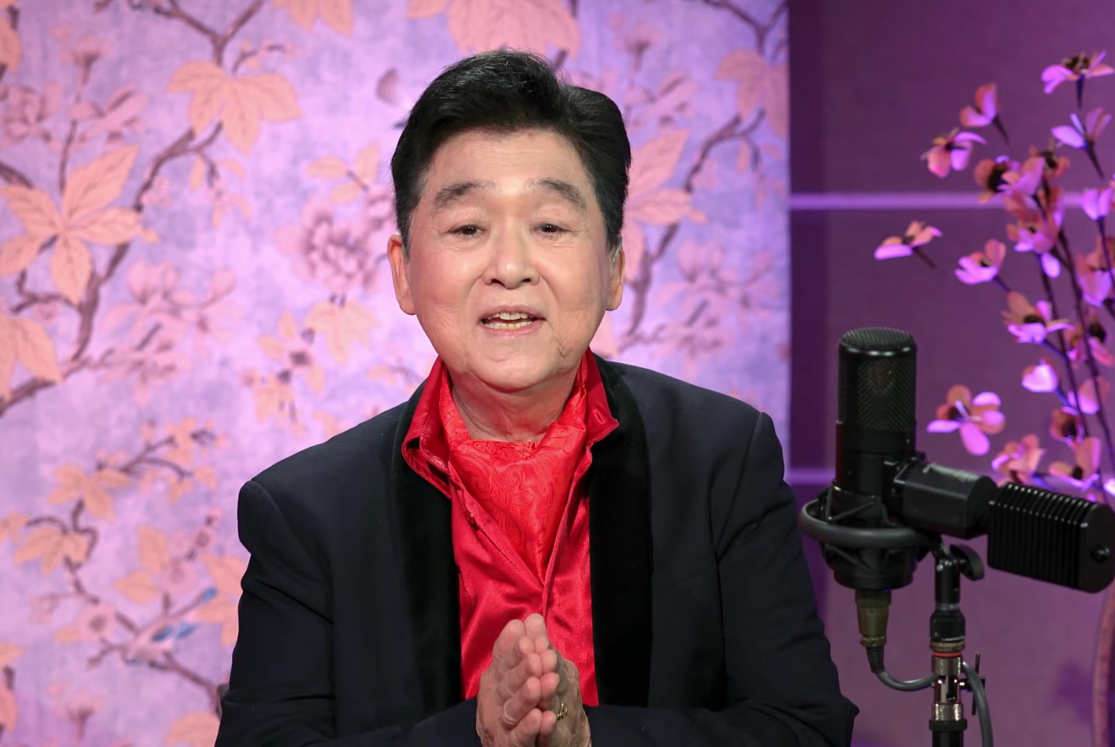 Nam ca sĩ 83 tuổi: Sang Pháp làm công nhân và thành ông chủ giàu có- Ảnh 1.