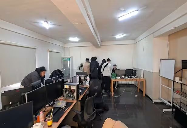 Hiện tượng bất thường trong vụ lừa đảo 438 tỷ đồng vừa bị triệt phá: Điều tra 10.000 tài khoản ngân hàng, số tiền thiệt hại có thể còn tăng- Ảnh 1.