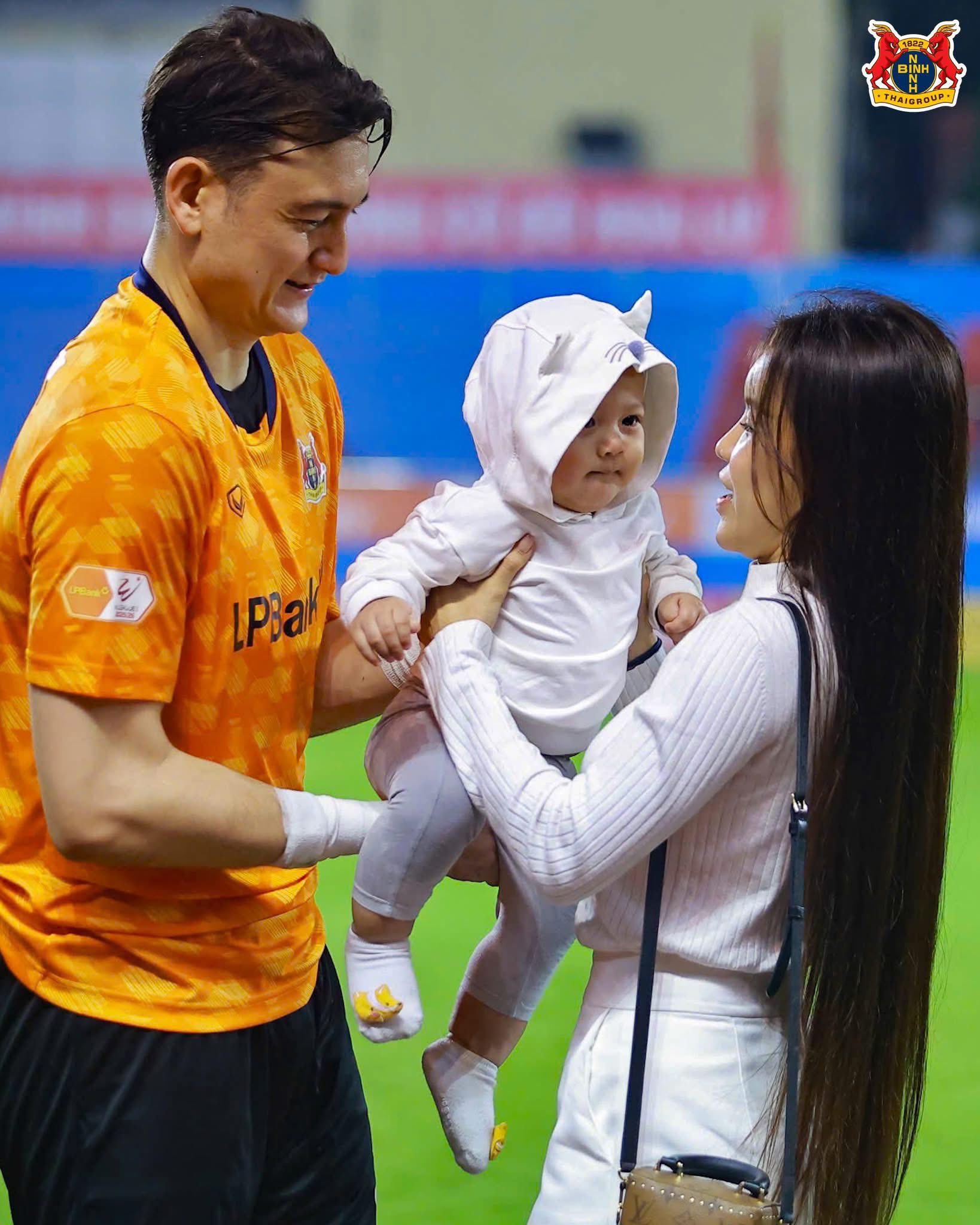 Mê mẩn ngắm visual Yến Xuân - vợ Lâm Tây, mẹ 1 con vóc dáng vẫn sexy bất bại, xinh đẹp bất chấp Mê mẩn ngắm visual Yến Xuân - vợ Lâm Tây, mẹ 1 con vóc dáng vẫn sexy bất bại, xinh đẹp bất chấp