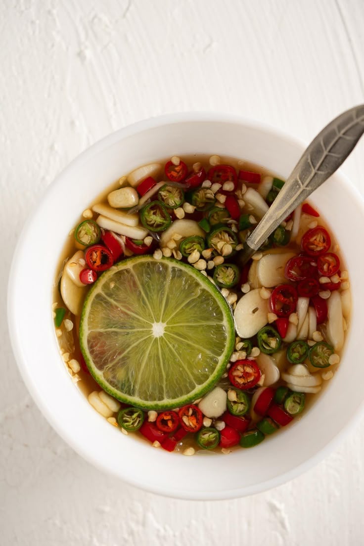 Loại gia vị quen của người Việt khiến da chảy xệ sớm- Ảnh 1.