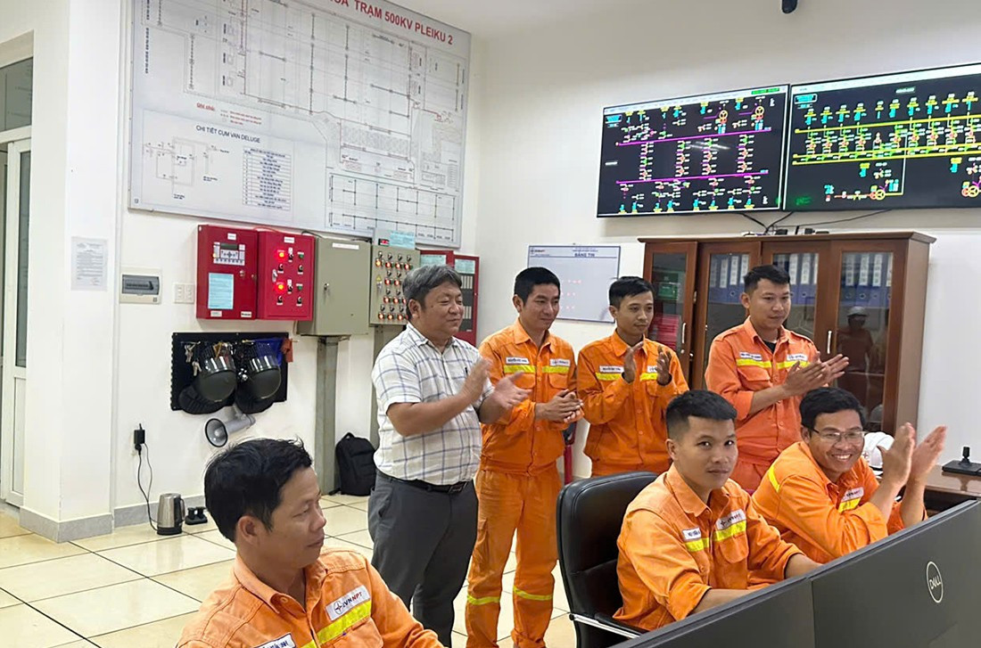 Đóng điện kháng bù ngang 500kV tại TBA 500kV Pleiku 2- Ảnh 1.