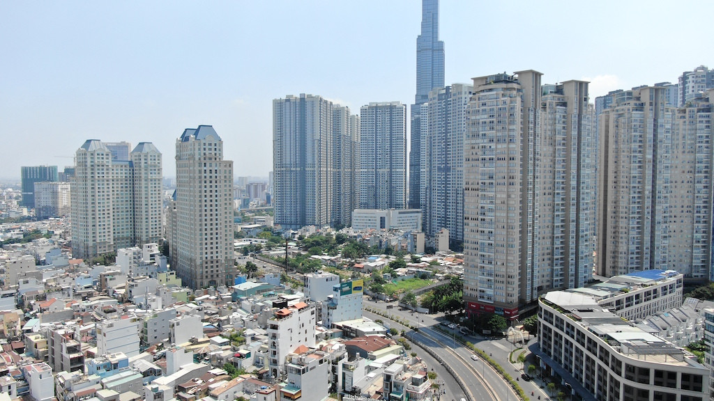 Loạt tuyến phố ở TPHCM 'gánh' hàng trăm tòa chung cư- Ảnh 2.