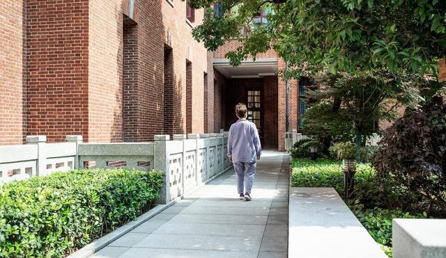 Từ 60 tuổi, tập thể dục nhiều không phải đã tốt - điều thực sự "cứu sống" bạn là 5 thói quen "lười" này, càng đơn giản càng sống lâu- Ảnh 3.