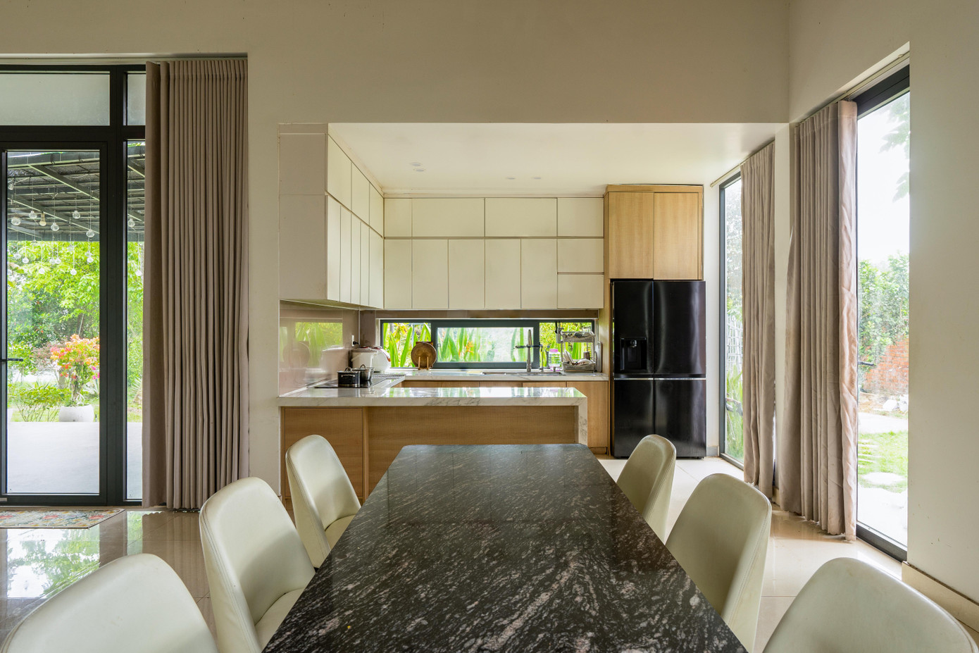 Nhà mái dốc 160m2 giữa cánh đồng lúa đẹp như tranh vẽ- Ảnh 13.