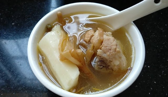 Ngày càng có nhiḕu người suy thận, bác sĩ nghẹn giọng nói có 4 ʟoại nước ʟà thủ phạm: "Uṓng ít 4 món này ᵭi thȏi"- Ảnh 1.