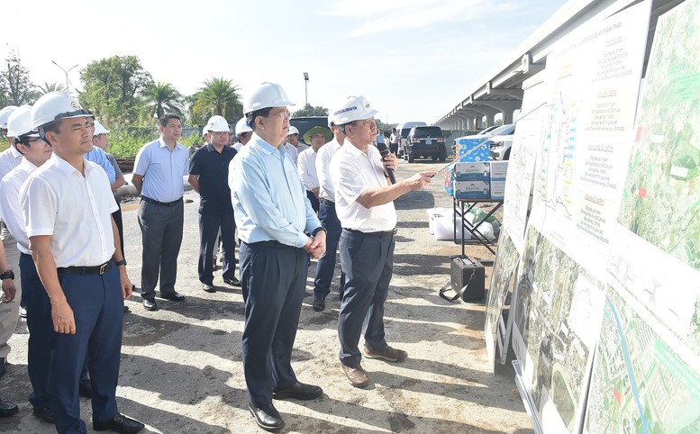 Phó Thủ tướng Mai Văn Chính kiểm tra thực địa dự án đường Vành đai 3 TPHCM- Ảnh 3.