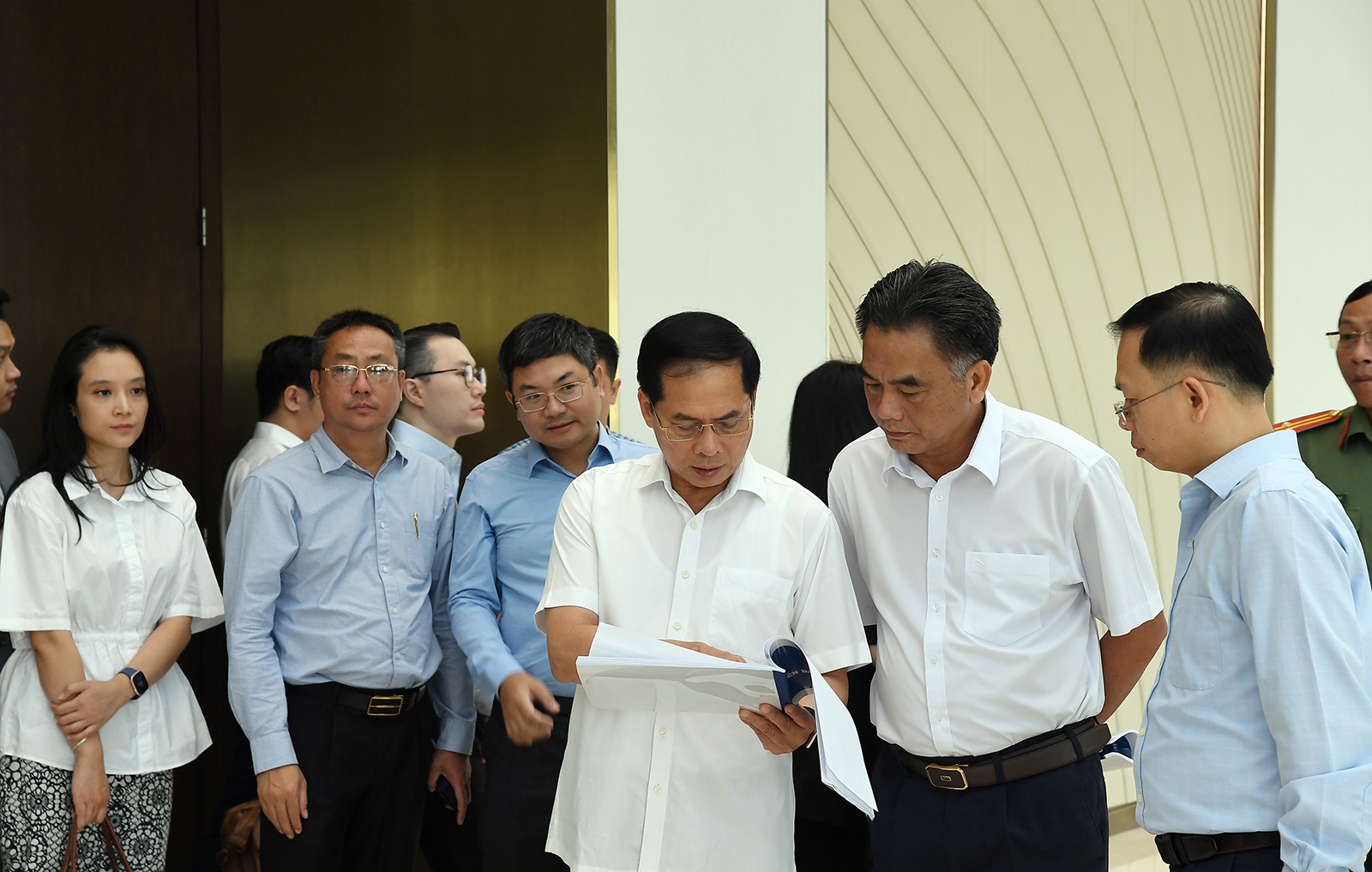 Con trai cố Tổng thống Mỹ sẽ tham dự một sự kiện đặc biệt tại VN, có nhiều DN nghìn tỷ USD của 4 châu lục- Ảnh 2. Con trai cố Tổng thống Mỹ sẽ tham dự một sự kiện đặc biệt tại VN, có nhiều DN nghìn tỷ USD của 4 châu lục- Ảnh 2.