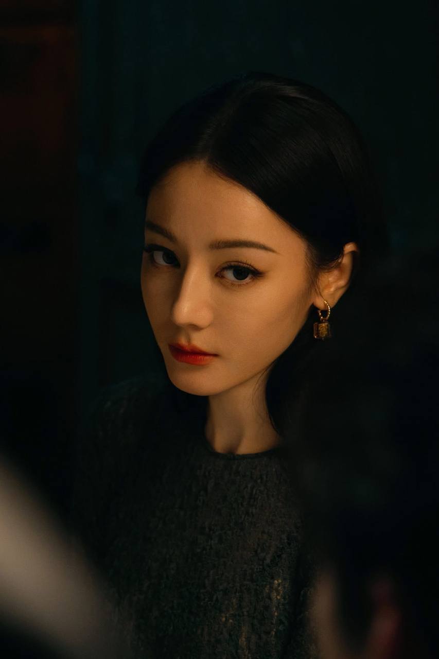 Địch Lệ Nhiệt Ba cắt hẳn bữa tối- Ảnh 3.