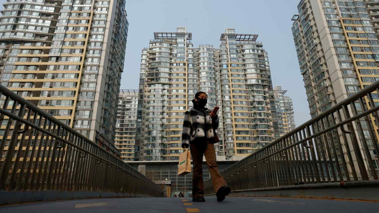 Ngân hàng tại quốc gia đang dư thừa hàng chục triệu căn nhà ồ ạt rao bán 70.000 bất động sản thế chấp, gia tăng áp lực giảm giá- Ảnh 1.